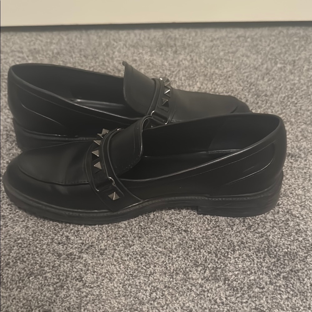 Women’s black leather studded Loafers - Picture 5 of 5